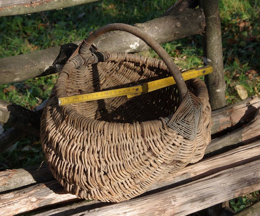 Стари плетени кошници и плетен кош