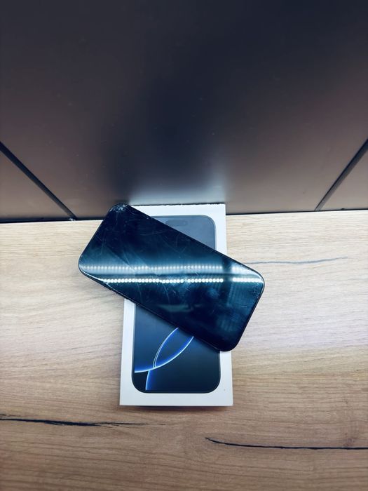 iPhone 16 pro; 256gb; 81%; бәрі істеп тұр минус экран