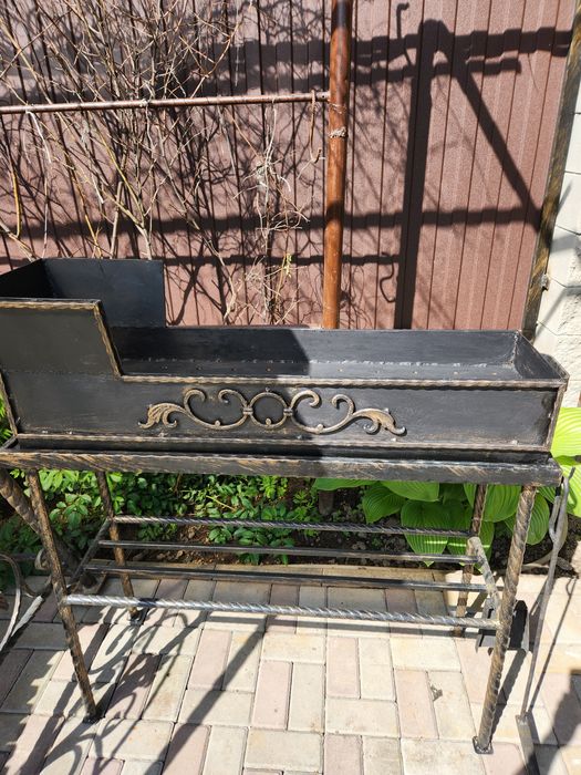 Мангал  большой с подставкой