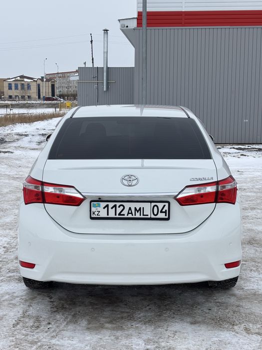 Продам Тойоту Короллу рестайлинг 2018