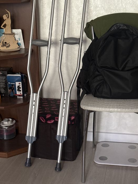 Новые костыли  не использованые!