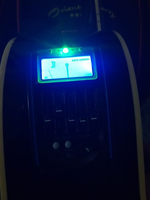 Akustik gitara (Stratos)