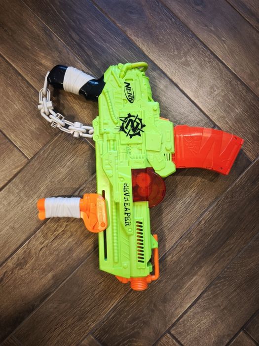 Бластери и пистолети Nerf