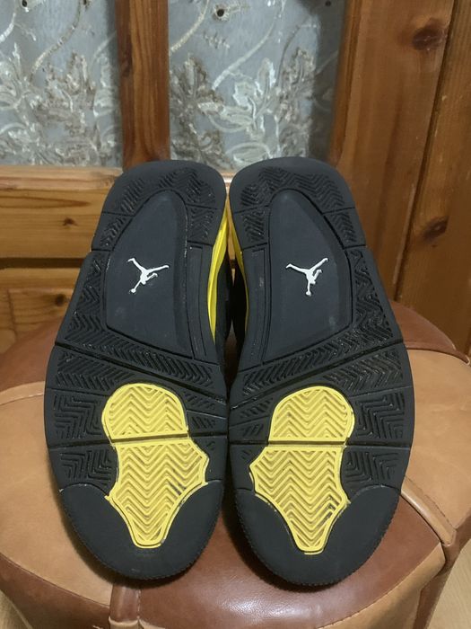 Nike Air Jordan 4 Retro Yellow Thunder