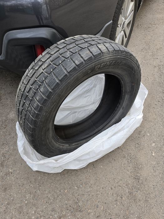 Зимние шины Dunlop 215/60/17.