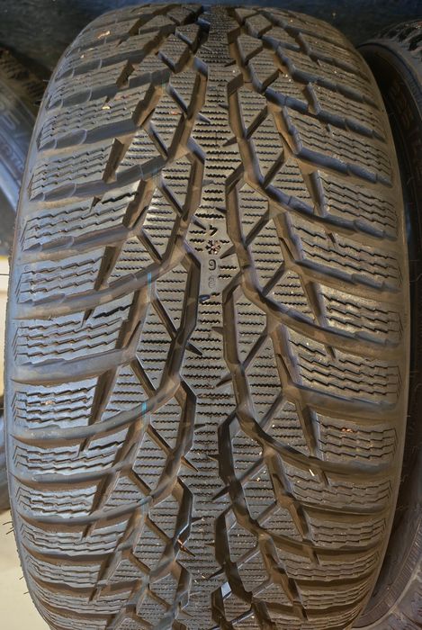 Nokian 225/45R17