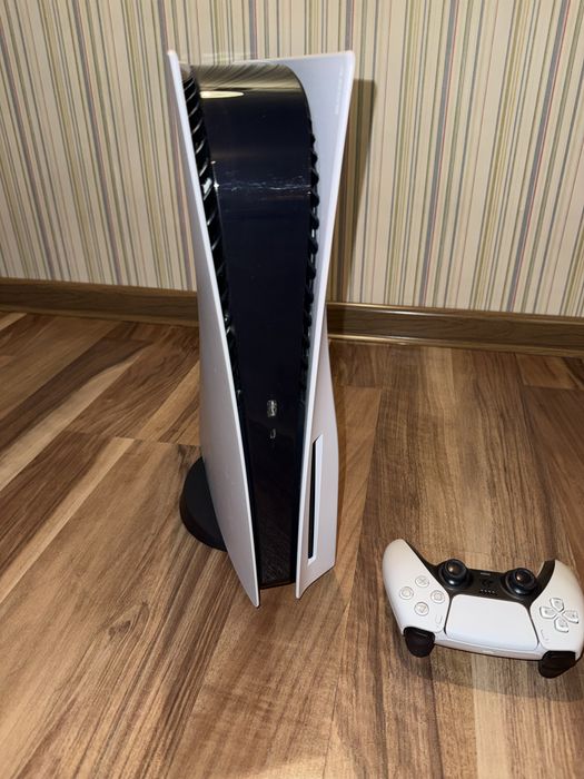 Продаю Playstation 5 (PS5)