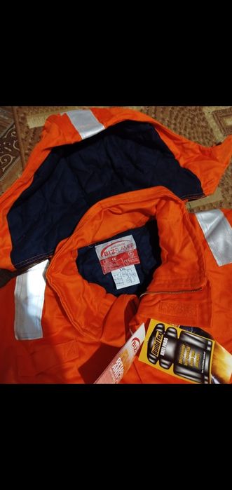 Зимняя спец одежда без капюшона  и с капюшоном очень удобная и тёплая