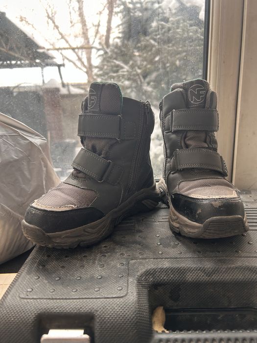 Продам детские сапоги