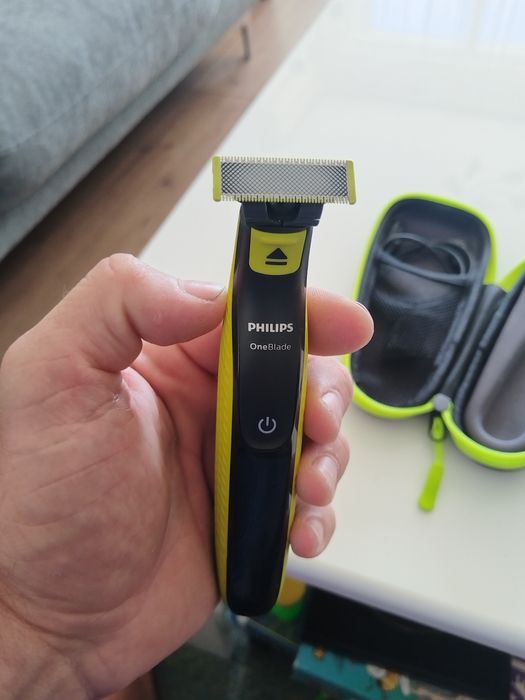 Продавам тример Philips OneBlade