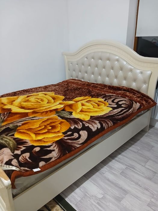 Кровать двуспальная