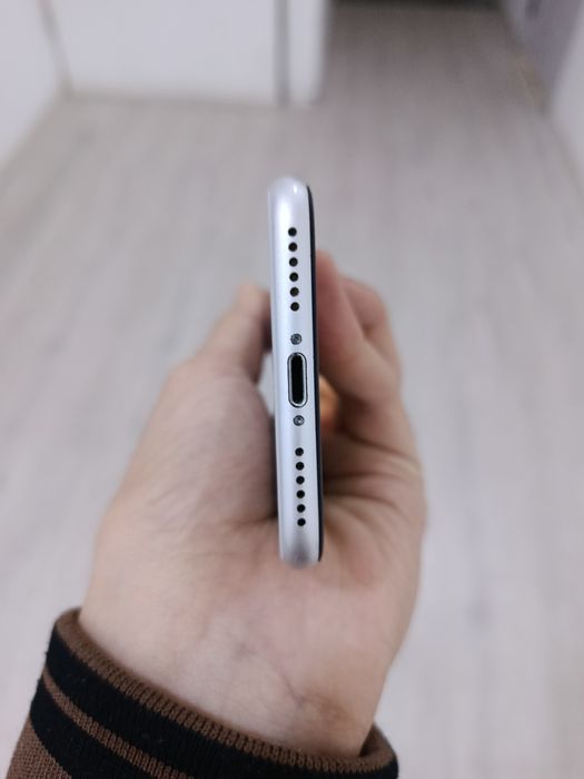 iPhone 8 64GB 86%