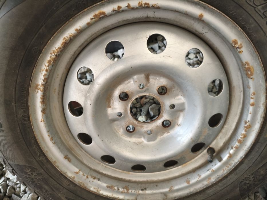 Продам диски с зимней резиной р14