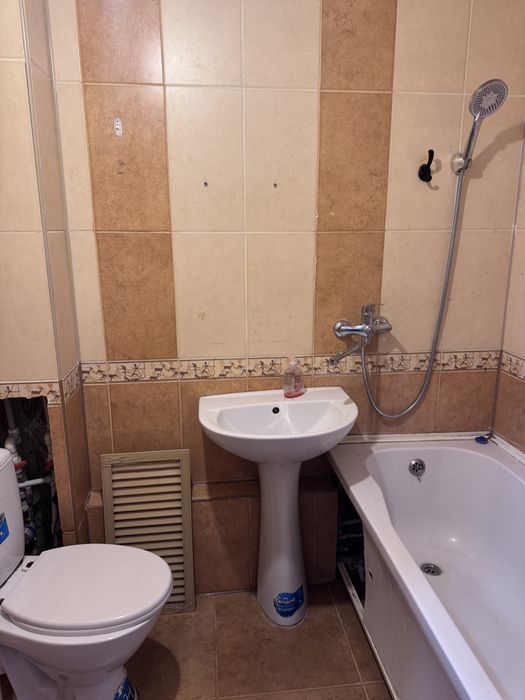 Продам 1 ком квартиру Есет батыра 164