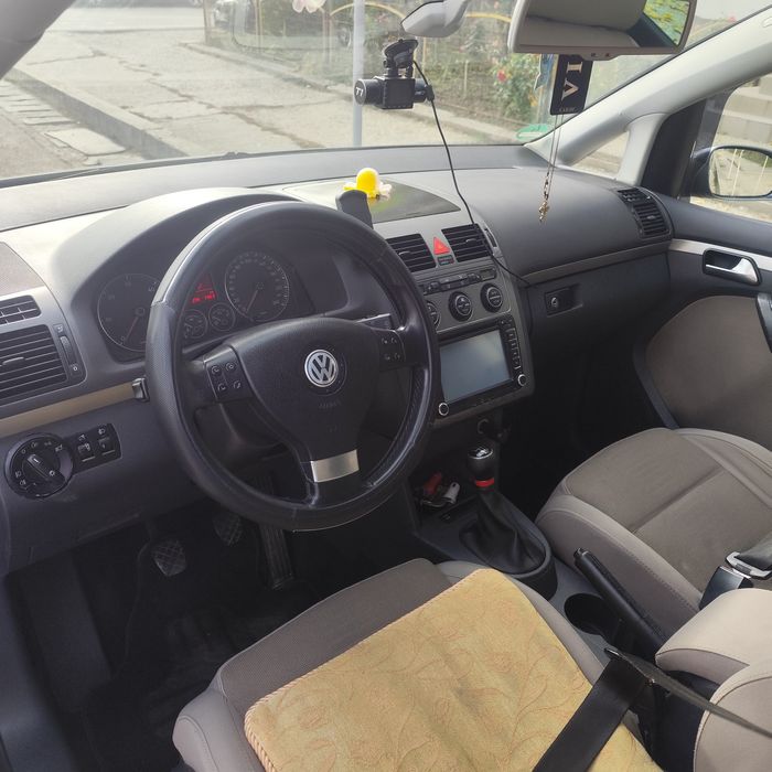 Vând Touran in stare foarte buna