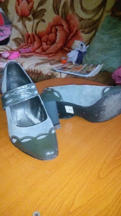 Pantofi pentru dame din piele marca Mancini