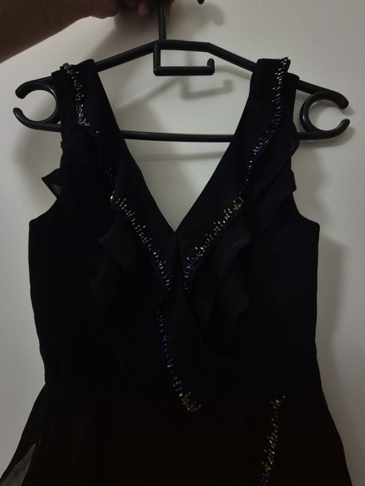Нарядное черное платье