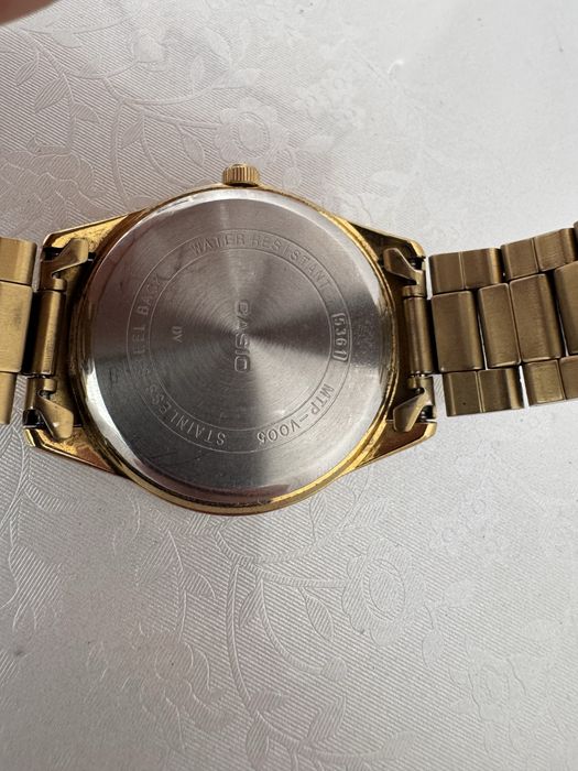 Продам часы Casio MТР-V006G