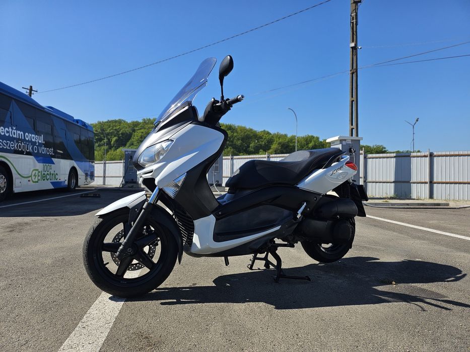 Yamaha X Max 250