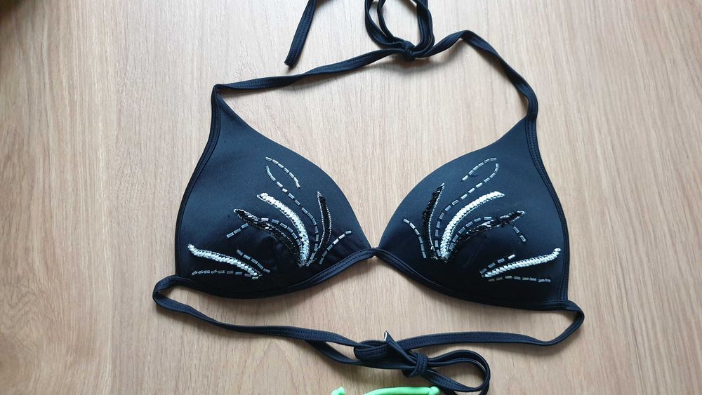 2 costume baie M noi+ 2 sutiene de baie