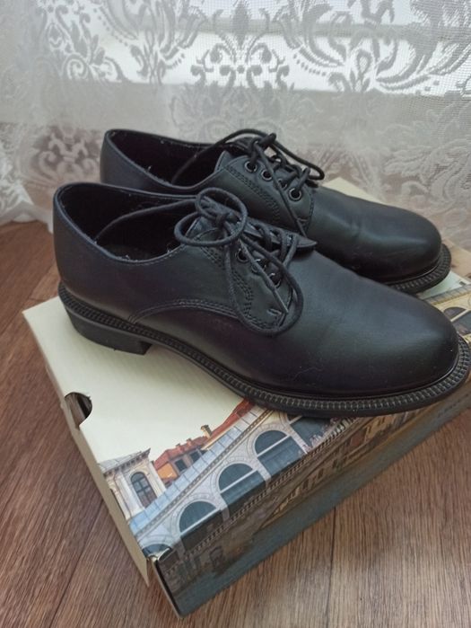 Школьные ботинки для девочки-подростка