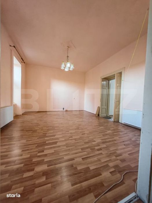 Cladire istorica, 175mp-5 camere, etaj 1, terasa si balcon, zona Iosef