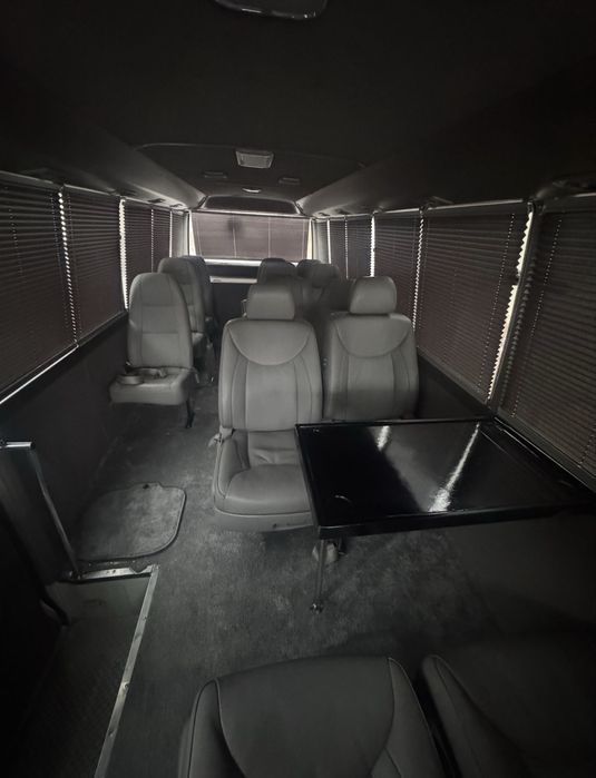 Mikroavtobus Tayota Coaster