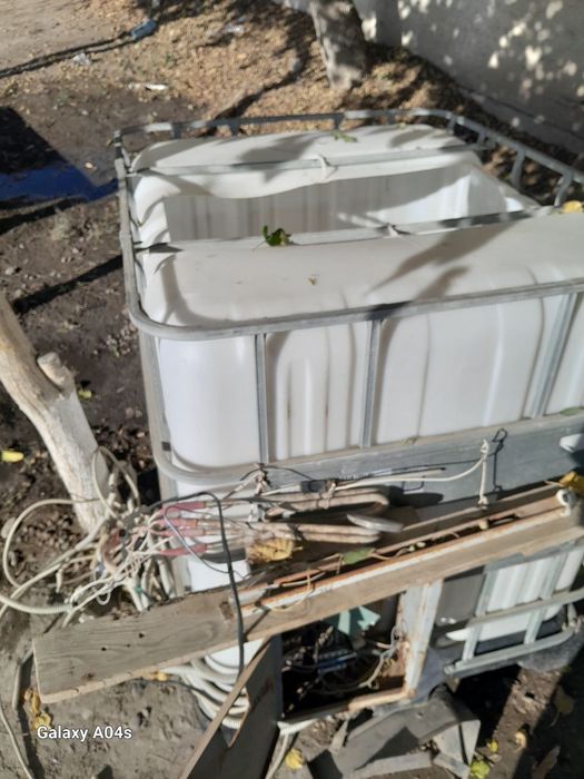 Бочка 1 тонна в хорошем состоянии