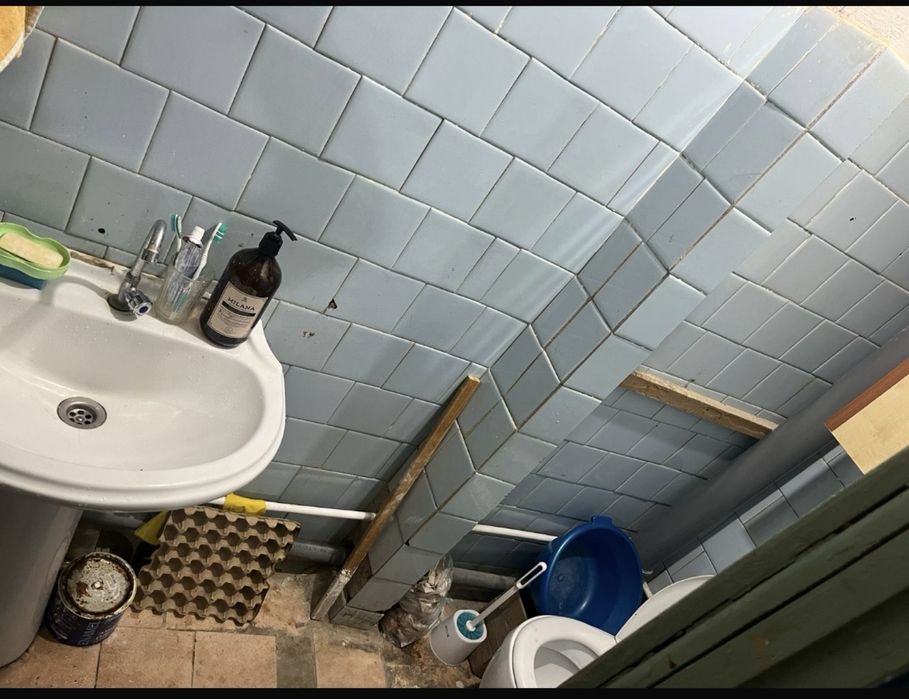 Продается комната в общяге Универмаг Гаухар