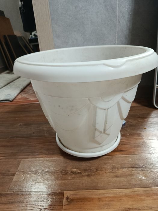 Продам горшок для цветов