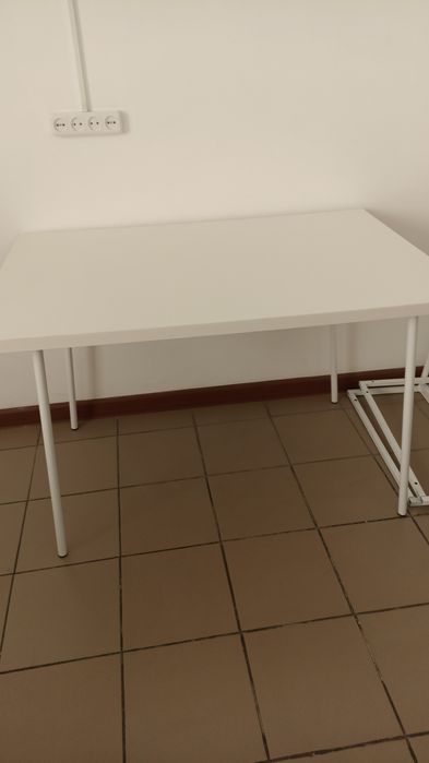 Продам стол кухонный новый белый