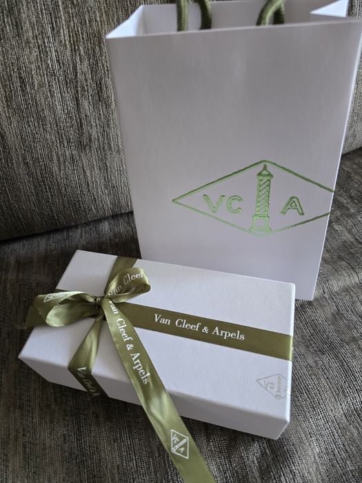 Продам браслет с красным агатом