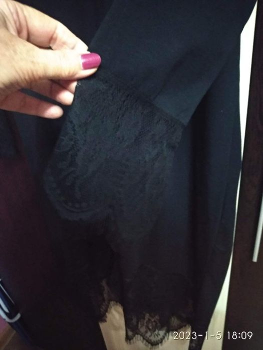 Черна асиметрична рокля