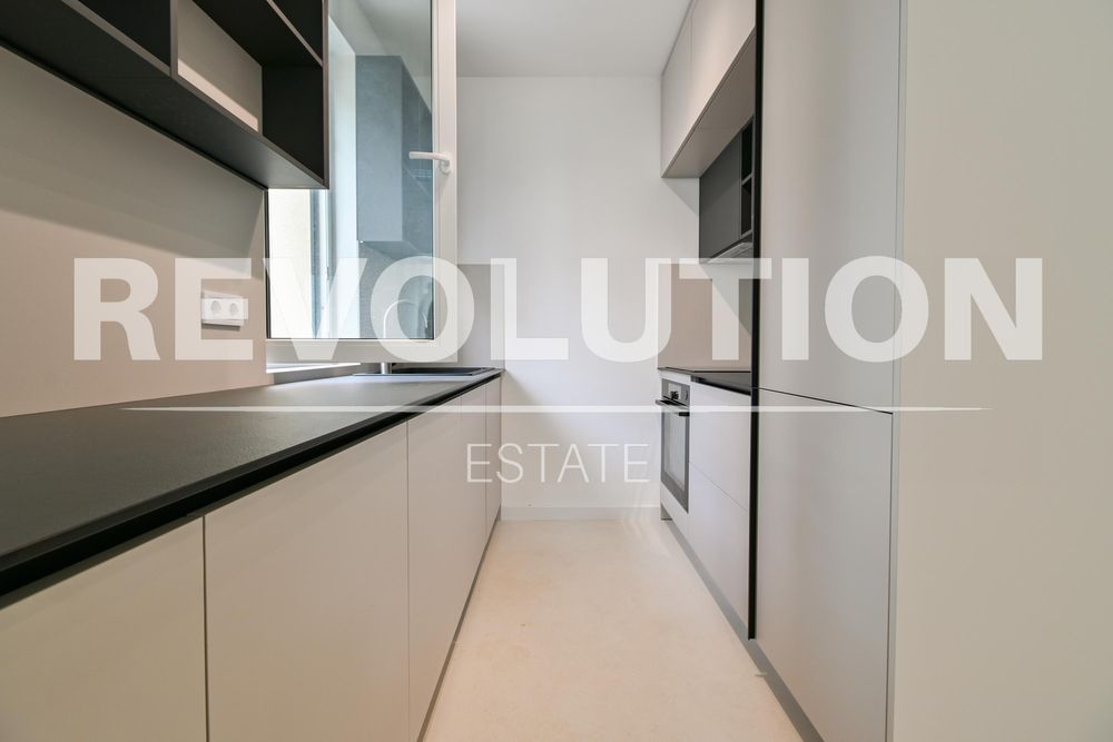 Дава се под наем Тристаен апартамент в София, Манастирски ливади - 97 кв.м за 1250 € - Снимка #2