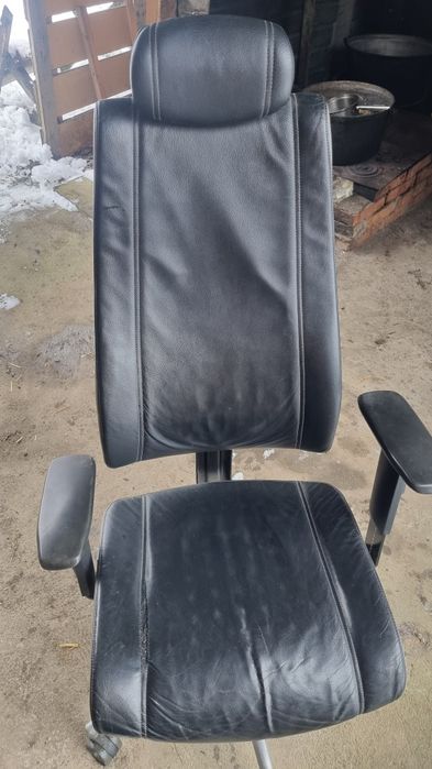 Scaun rotativ din piele