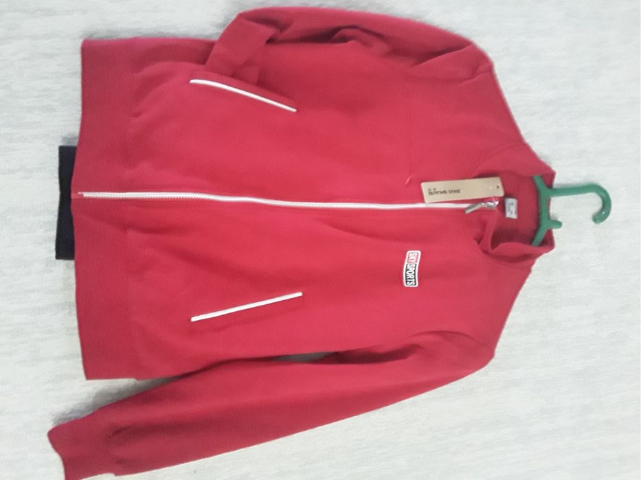 Спортивный костюс