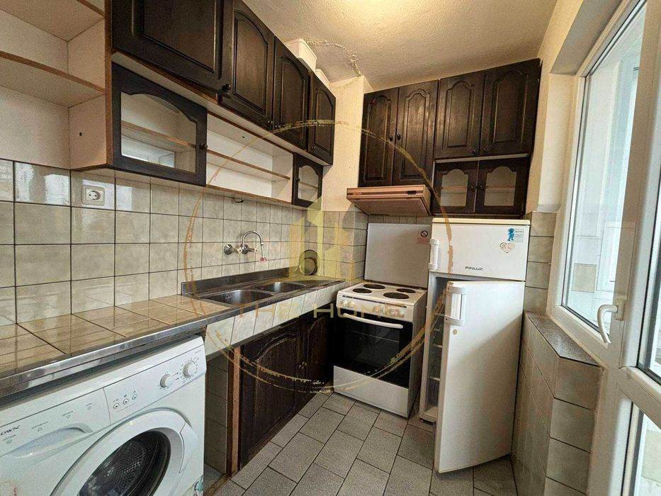 Дава се под наем Тристаен апартамент в Варна, Базар Левски - 78 кв.м за 400 € - Снимка #2