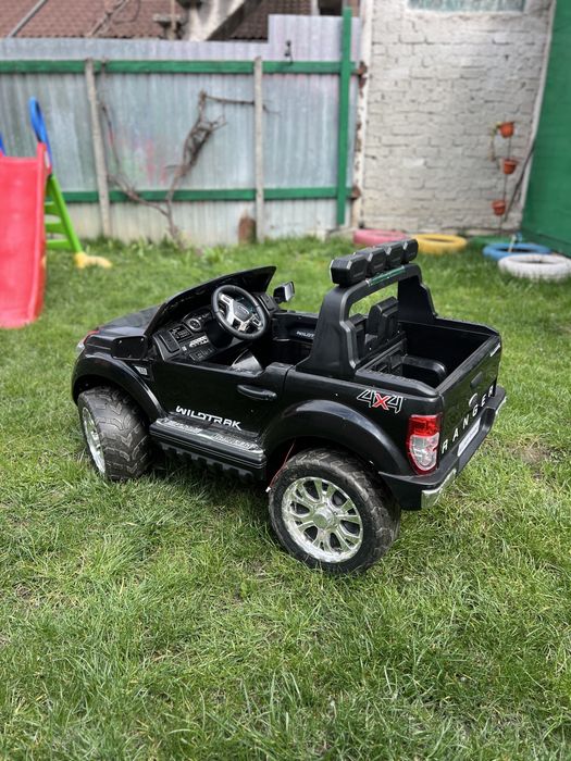 FORD RANGER ELECTRIC  (masinuta de copii)