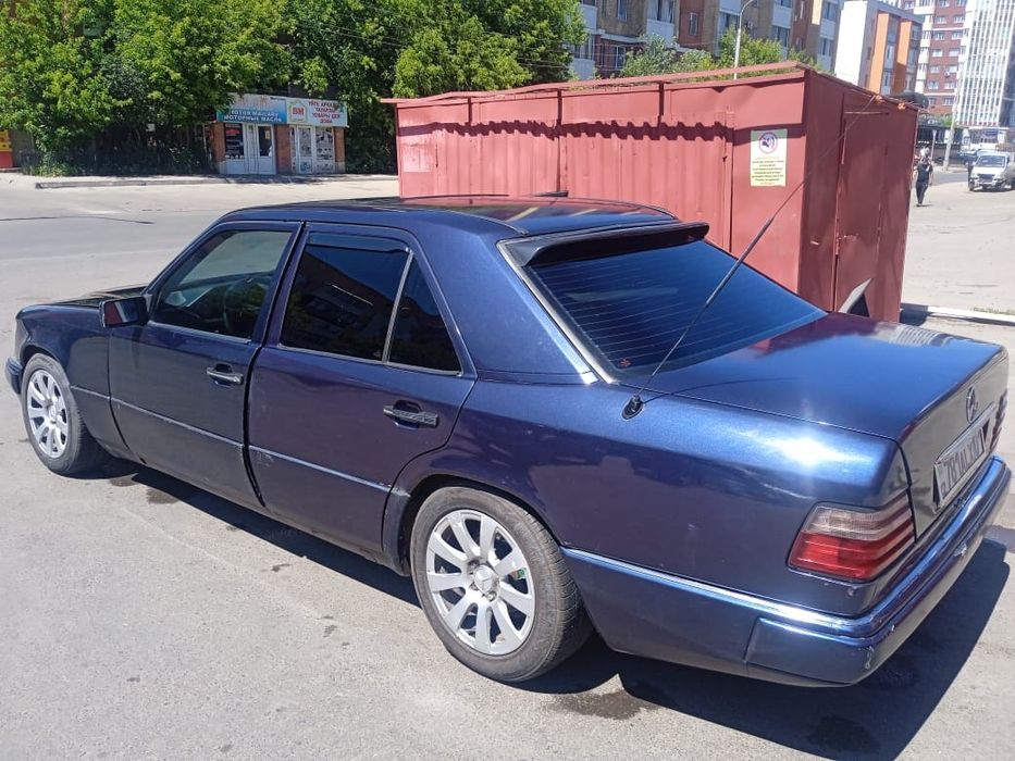 Продам Мерс 124 ешка