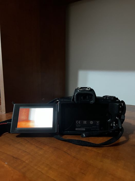 Canon EOS M50 Mark II (kit vlogging complet, ca nou)