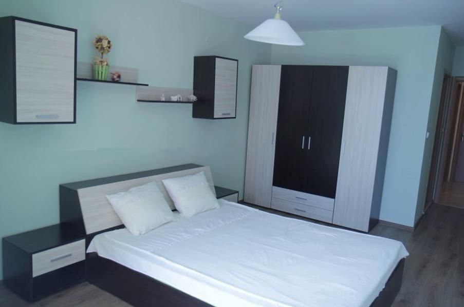 Дава се под наем Тристаен апартамент в София, Студентски град - 130 кв.м за 750 € - Снимка #2