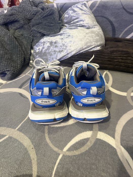 balenciaga track