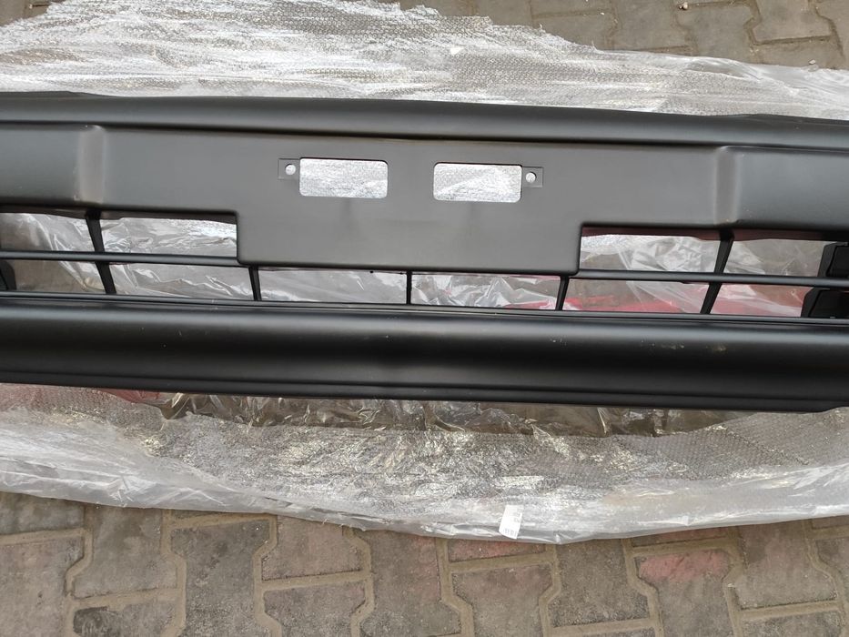 Бампер Карина Е передние