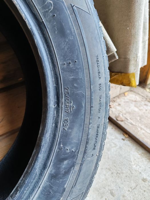 Продам резину 215/65/17