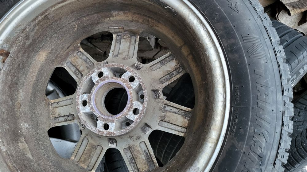 Vând jante BMW 205/60 r16 +cauciucuri de iarna