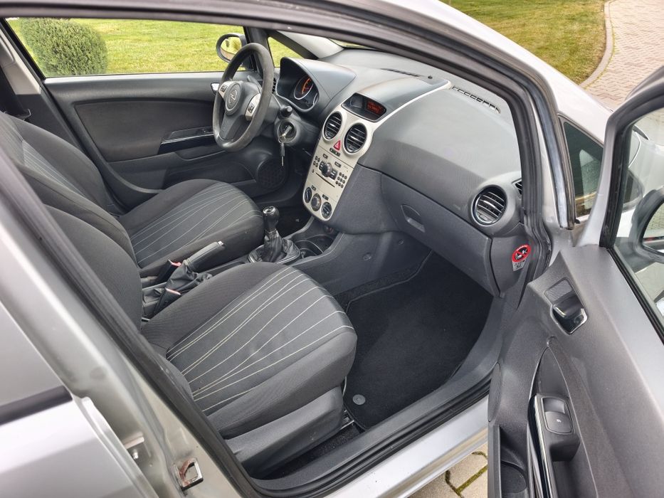 Opel Corsa 1.2 benzină
