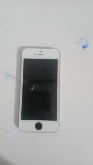 Продам айфон 5s он в айклоуд