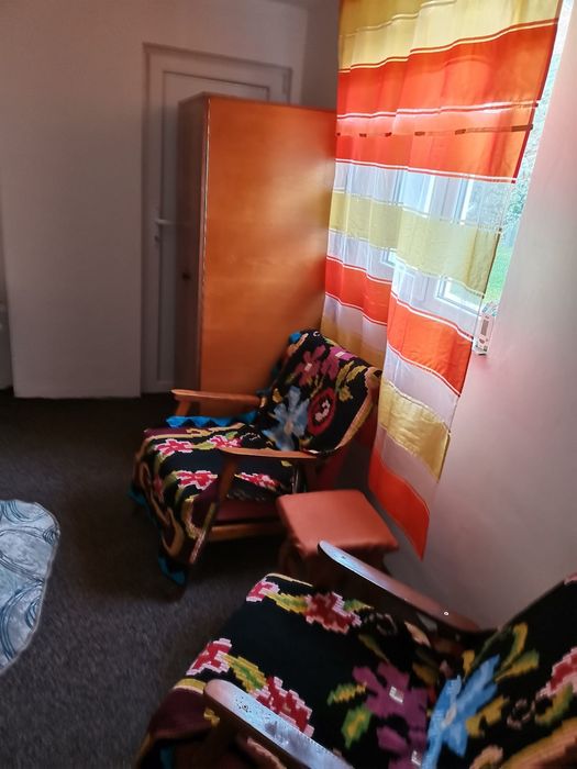 Casă de închiriat