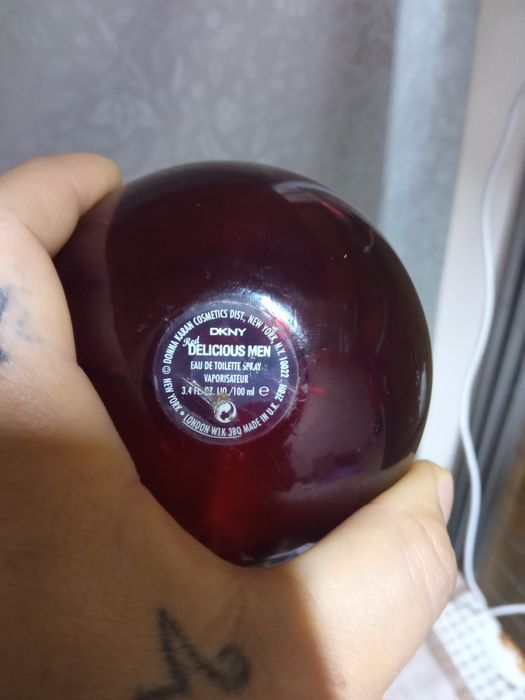 Parfum și ochelari de soare