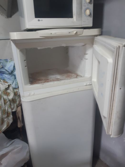 Холодильник продаётся